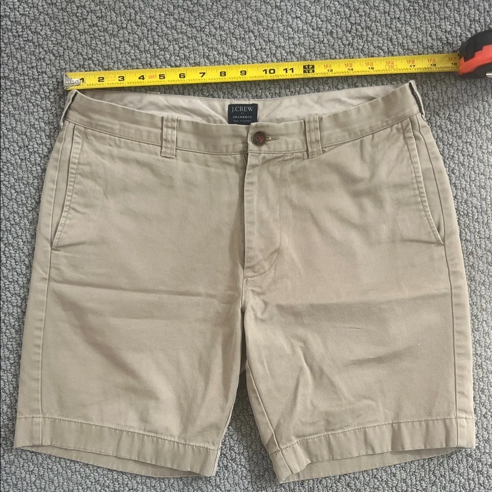 J. Crew Men's Beige Tan Gramercy Khaki Shorts, 9” size 33w